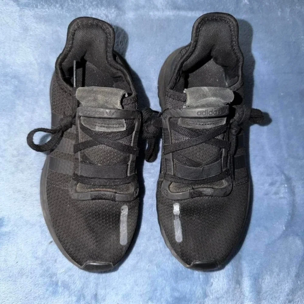 Adidas‎ black Ultra Boost 20 trainers. Kids Size US 3.5